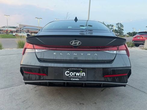 Used 2025 Hyundai Elantra Sport FWD image 6