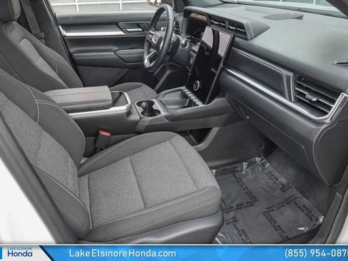 Used 2025 GMC Terrain Elevation AWD/4WD image 18