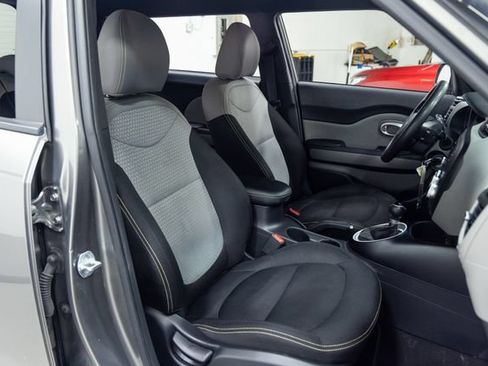 Used 2016 Kia Soul + FWD image 24