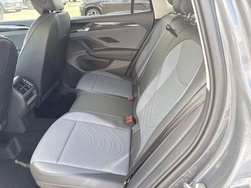 New 2025 Volkswagen Tiguan SE image 7