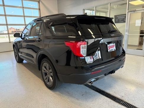 Used 2024 Ford Explorer XLT w/ Equipment Group 202A AWD/4WD image 7