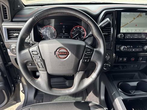 Used 2023 Nissan Titan PRO-4X image 38