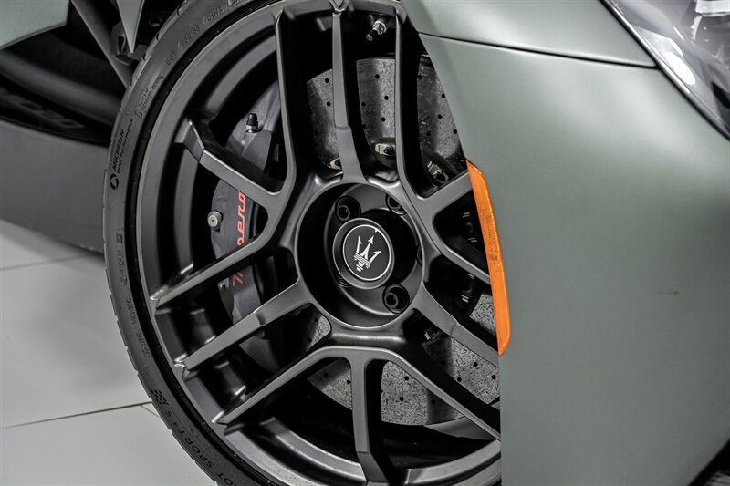 Used 2024 Maserati MC20 Coupe RWD image 3