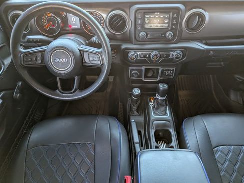 Used 2018 Jeep Wrangler Unlimited Sport AWD/4WD image 6