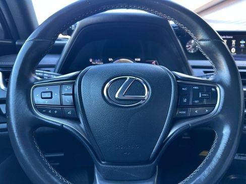 Used 2021 Lexus UX 250h image 25