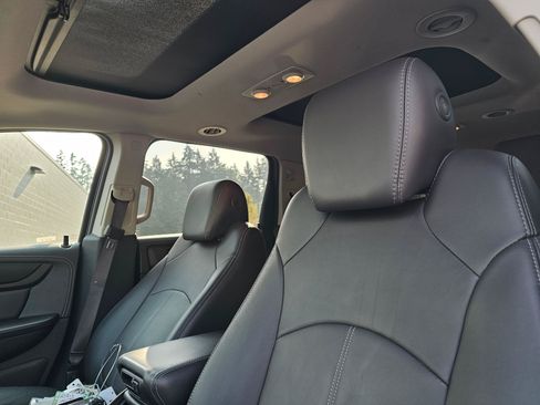 Used 2017 Chevrolet Traverse LT AWD/4WD image 26