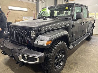 Used 2023 Jeep Gladiator Sport w/ Off Road Group