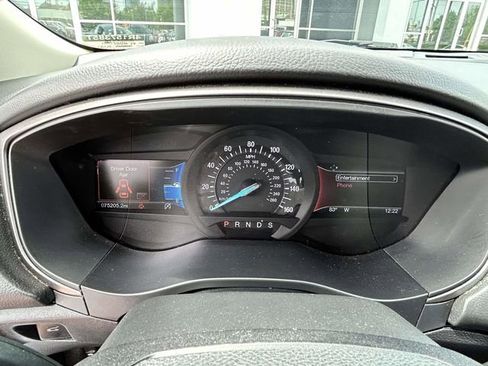 Used 2018 Ford Fusion SE w/ Fusion SE Technology Package FWD image 23