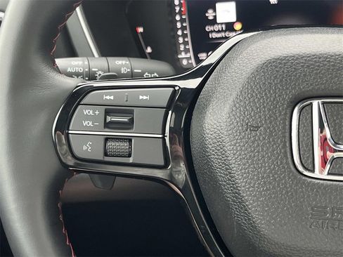 Used 2025 Honda Pilot Black Edition image 22