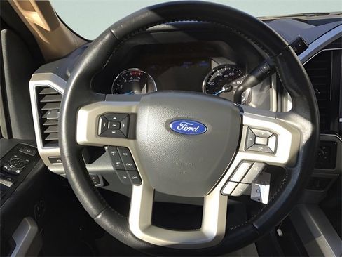 Used 2022 Ford F250 Lariat w/ Chrome Package image 10