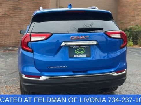 Used 2024 GMC Terrain SLT image 7