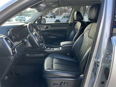 Used 2022 Kia Sorento S w/ Panoramic Sunroof Package image 4
