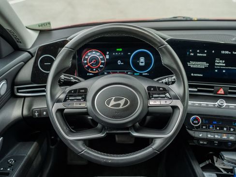 Used 2025 Hyundai Elantra SEL FWD image 26