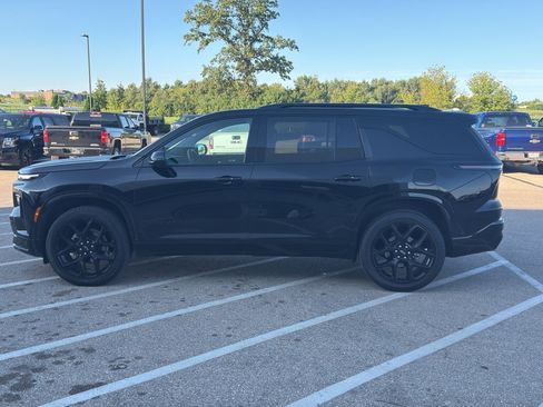 Used 2024 Chevrolet Traverse RS w/ LPO, Floor Liner Package AWD/4WD image 2