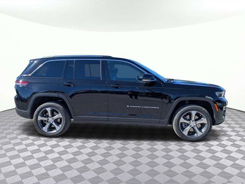 Used 2022 Jeep Grand Cherokee Limited 4xe image 3
