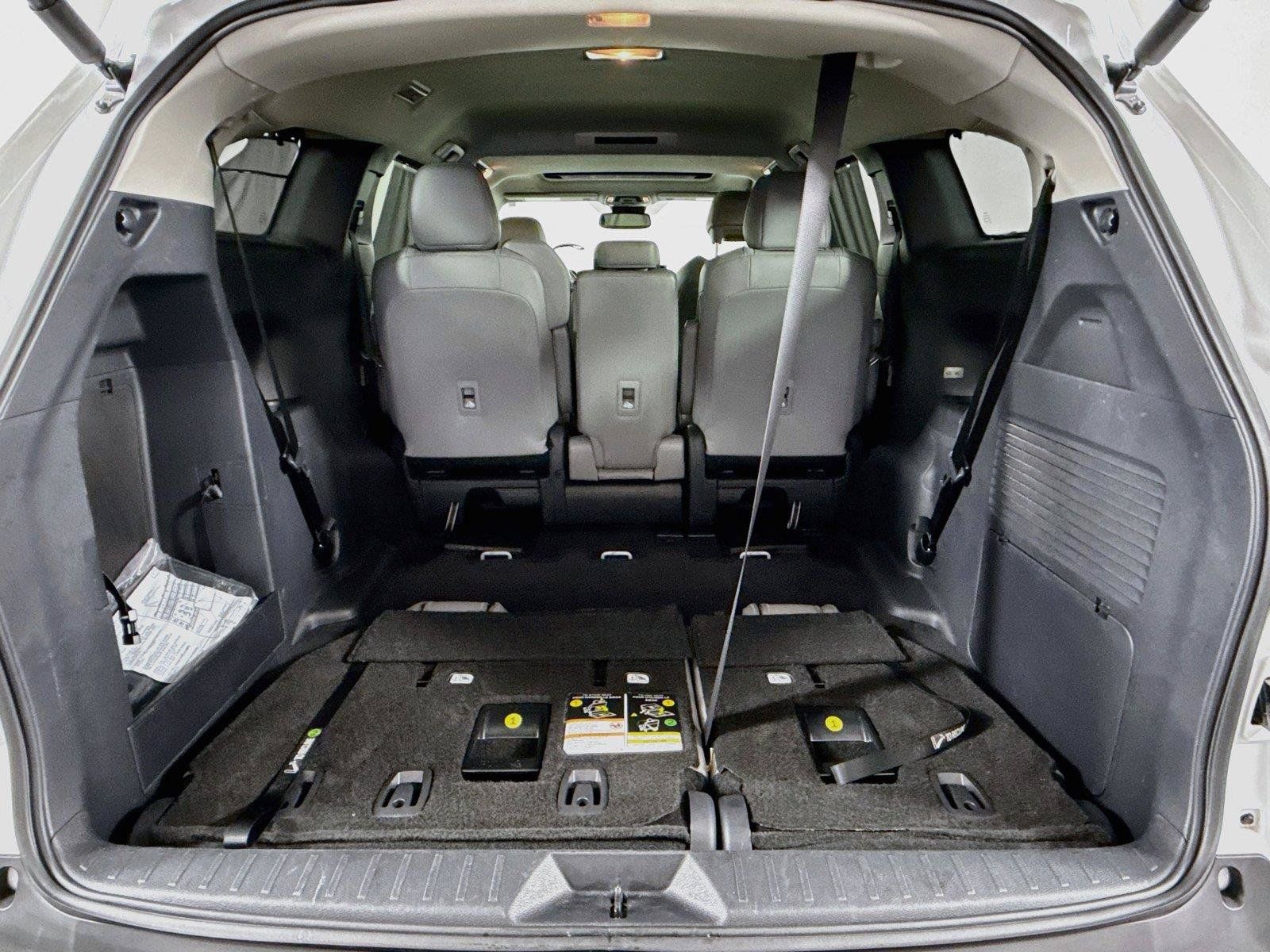 Certified 2026 Toyota Sienna XLE FWD image 38