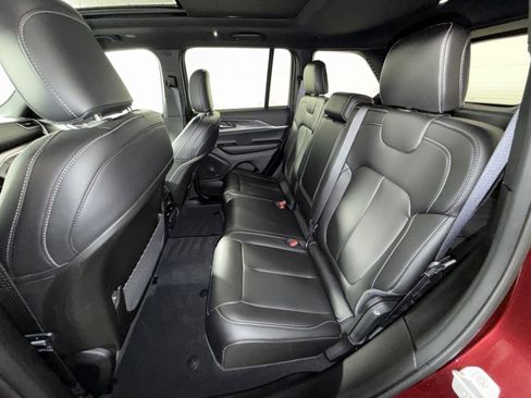 Used 2025 Jeep Grand Cherokee Limited image 25