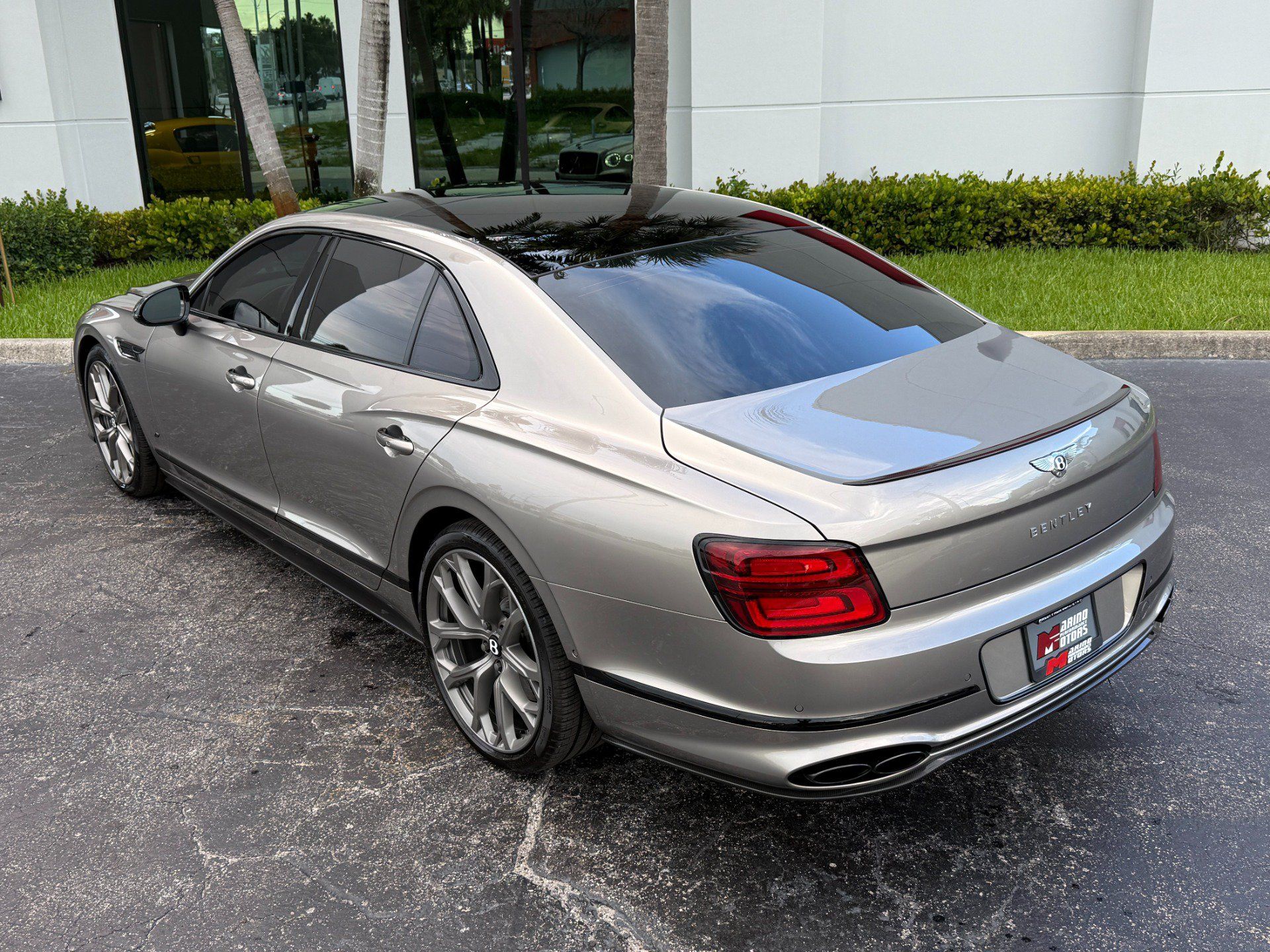 Used 2023 Bentley Flying Spur V8 AWD/4WD image 13