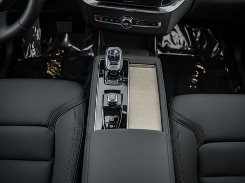 New 2026 Volvo XC90 B6 Plus w/ Protection Package Premier image 29