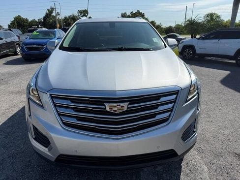 Used 2017 Cadillac XT5 Luxury FWD image 2
