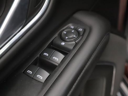 Used 2022 GMC Yukon SLE image 19