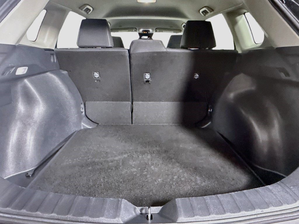 Used 2026 Toyota Corolla Cross LE FWD image 34