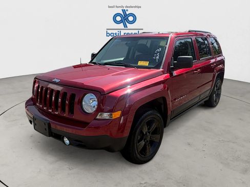 Used 2015 Jeep Patriot 4WD image 2
