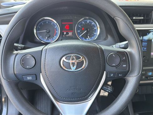 Used 2019 Toyota Corolla LE FWD image 19