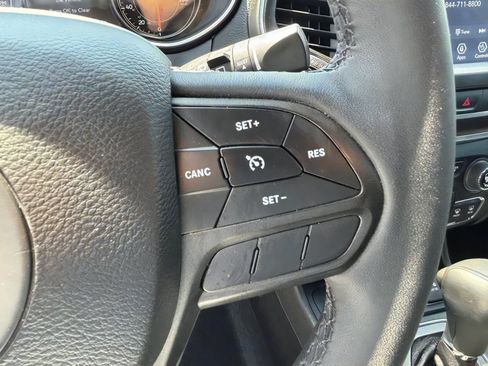 Used 2022 Jeep Cherokee Trailhawk w/ Comfort/Convenience Group AWD/4WD image 24