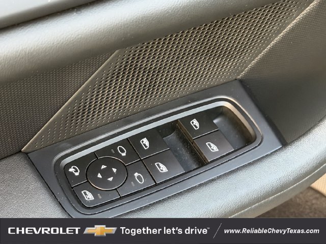 Used 2023 Porsche Taycan RWD image 28