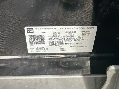 Used 2025 Chevrolet Blazer LT FWD image 12