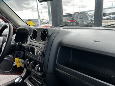 Used 2017 Jeep Patriot Sport image 14