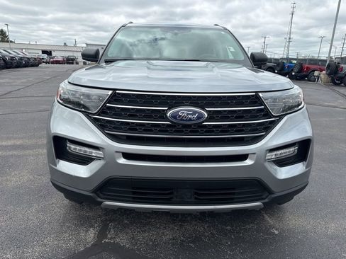 Used 2023 Ford Explorer XLT w/ Equipment Group 202A AWD/4WD image 3