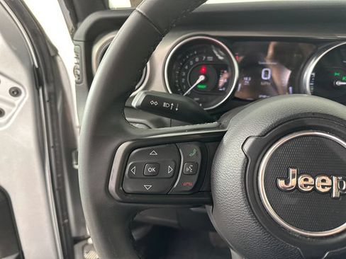 Used 2023 Jeep Wrangler Unlimited w/ Convenience Group AWD/4WD image 25