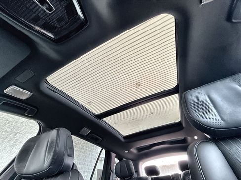 Certified 2026 Cadillac Vistiq Sport image 18