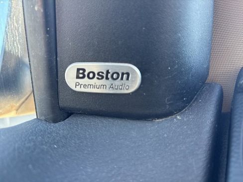 Used 2013 Chrysler 200 Limited image 27