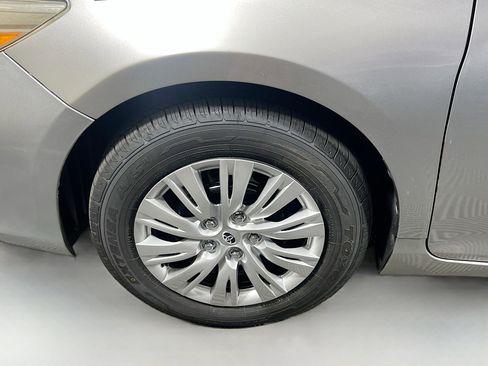 Used 2015 Toyota Camry LE FWD image 13