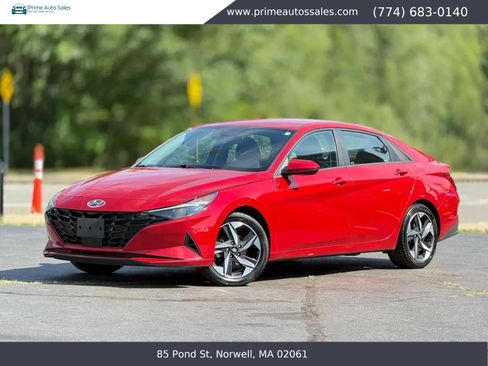 Used 2023 Hyundai Elantra SEL w/ Convenience Package FWD image 3