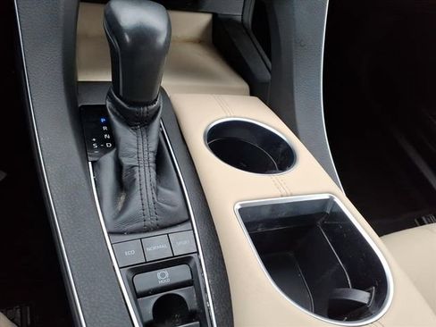 Certified 2021 Toyota Avalon XLE w/ Moonroof Package image 22