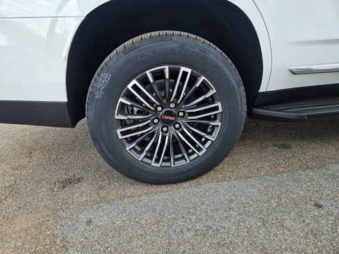 New 2026 GMC Yukon Elevation image 34