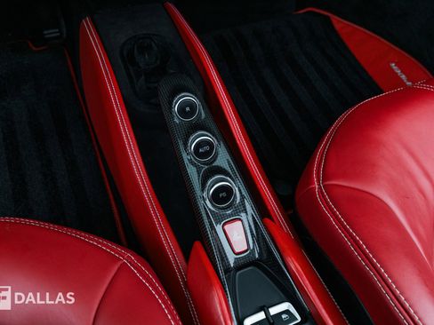 Used 2021 Ferrari F8 Tributo Spider image 30