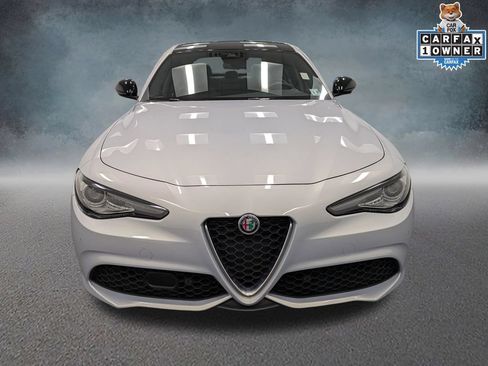 Used 2023 Alfa Romeo Giulia Ti AWD/4WD image 2