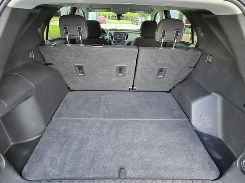 Used 2020 Chevrolet Equinox LS w/ LS Convenience Package FWD image 12