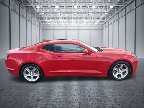Used 2022 Chevrolet Camaro LT RWD image 6