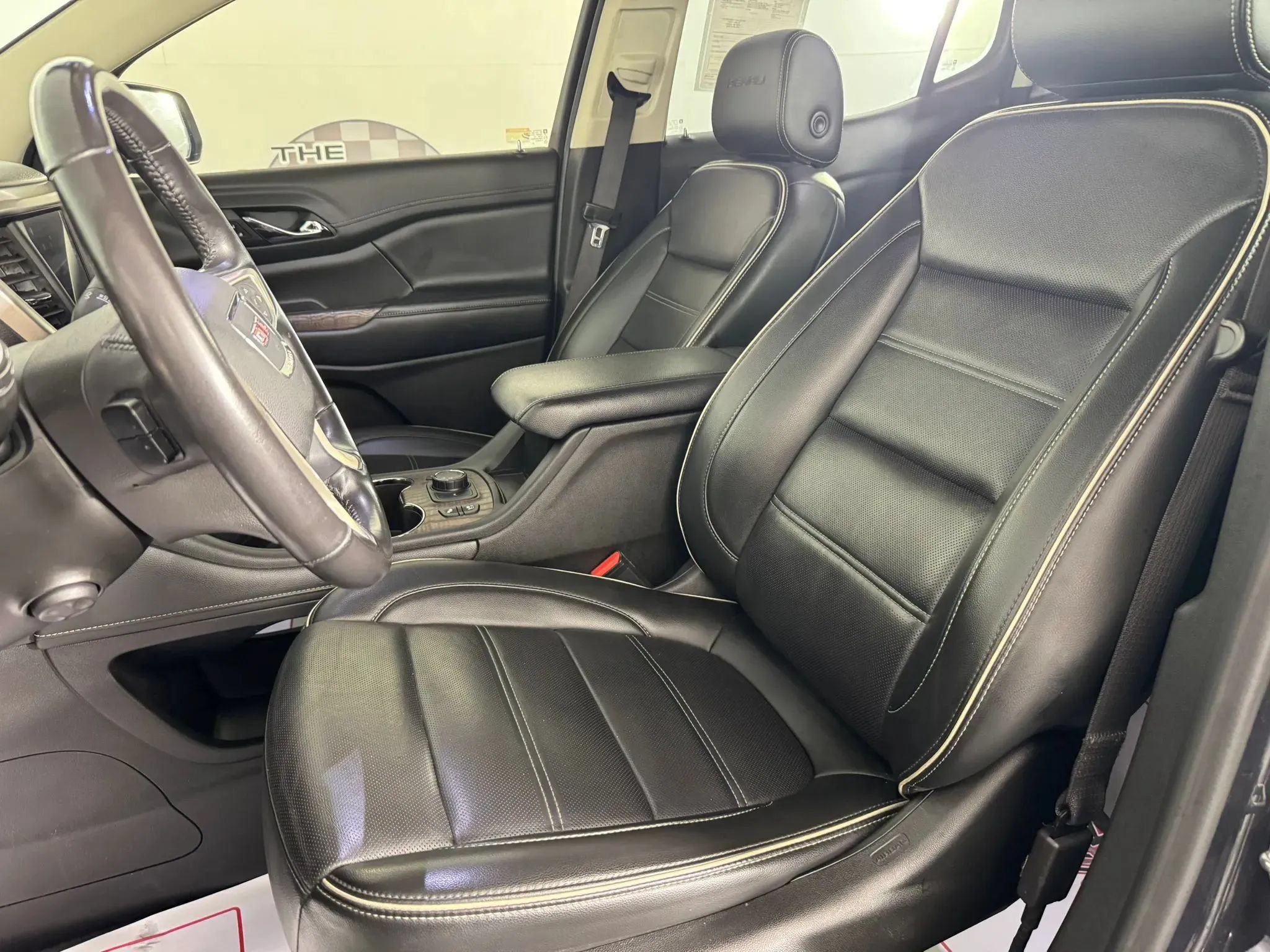 Used 2021 GMC Acadia Denali w/ Denali Ultimate Package AWD/4WD image 35