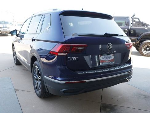 Used 2024 Volkswagen Tiguan SE AWD/4WD image 12