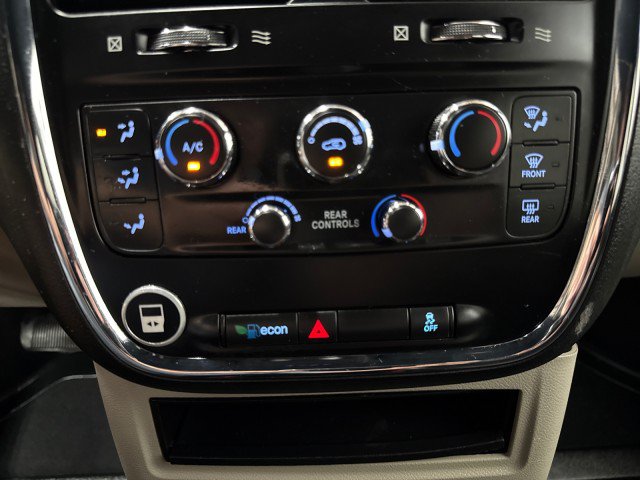 Used 2019 Dodge Grand Caravan SXT FWD image 25