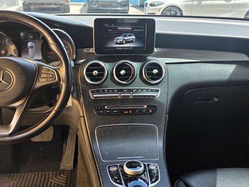 Used 2019 Mercedes-Benz GLC 300 w/ Premium Package image 12
