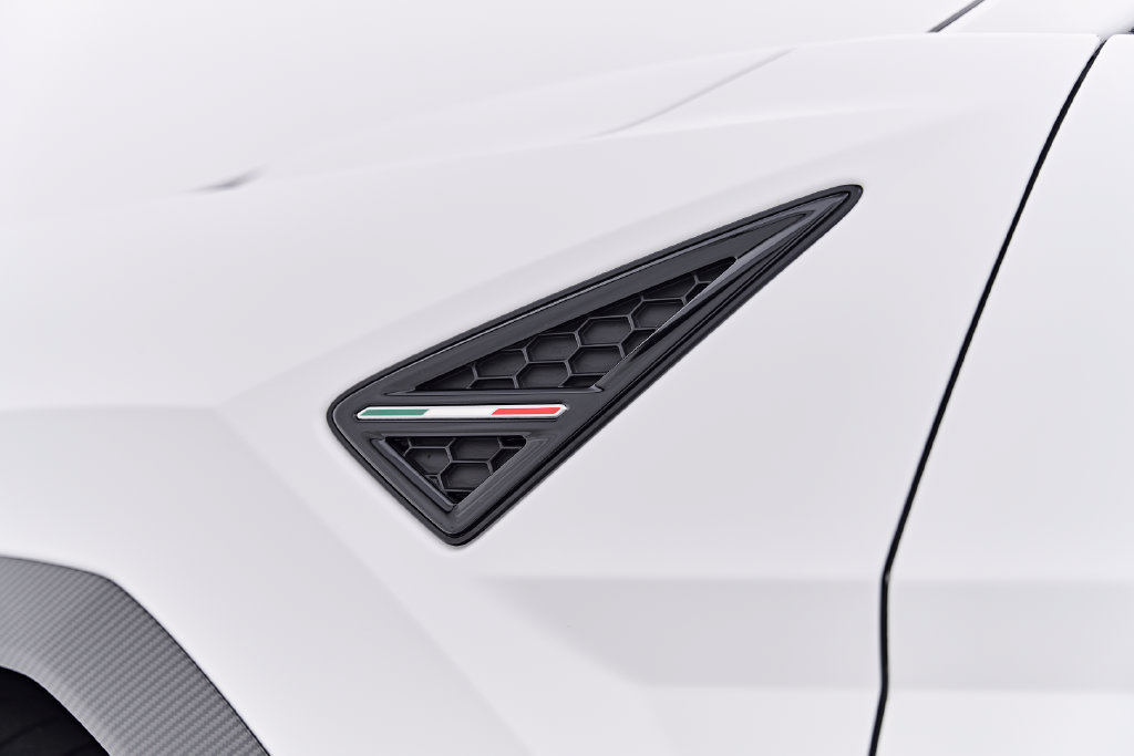 Used 2023 Lamborghini Urus Performante AWD/4WD image 24