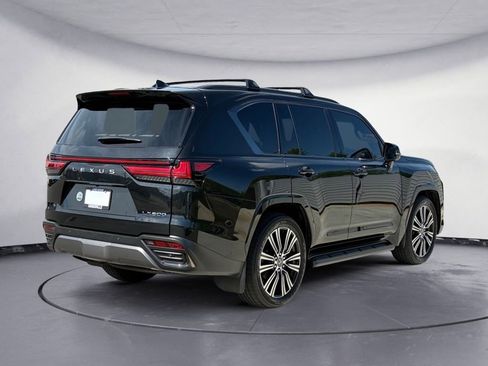 Used 2024 Lexus LX 600 4WD w/ Luxury Package image 7